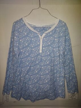 Charter Club Light Blue and White Star Henley